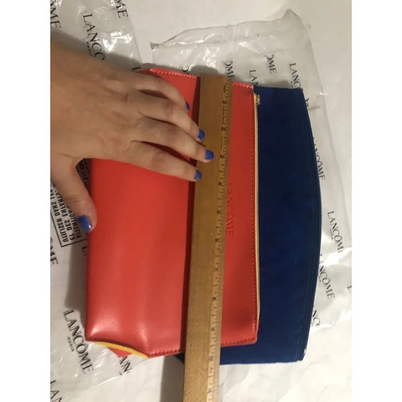 2 Lancôme cosmetic bags - Picture 4 of 5
